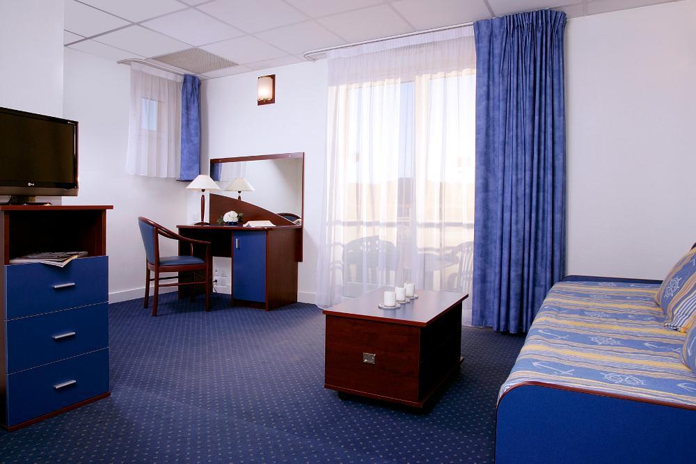 Terres De France - Appart'Hotel La Roche-Posay Ngoại thất bức ảnh