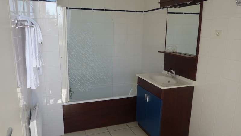 Terres De France - Appart'Hotel La Roche-Posay Phòng bức ảnh